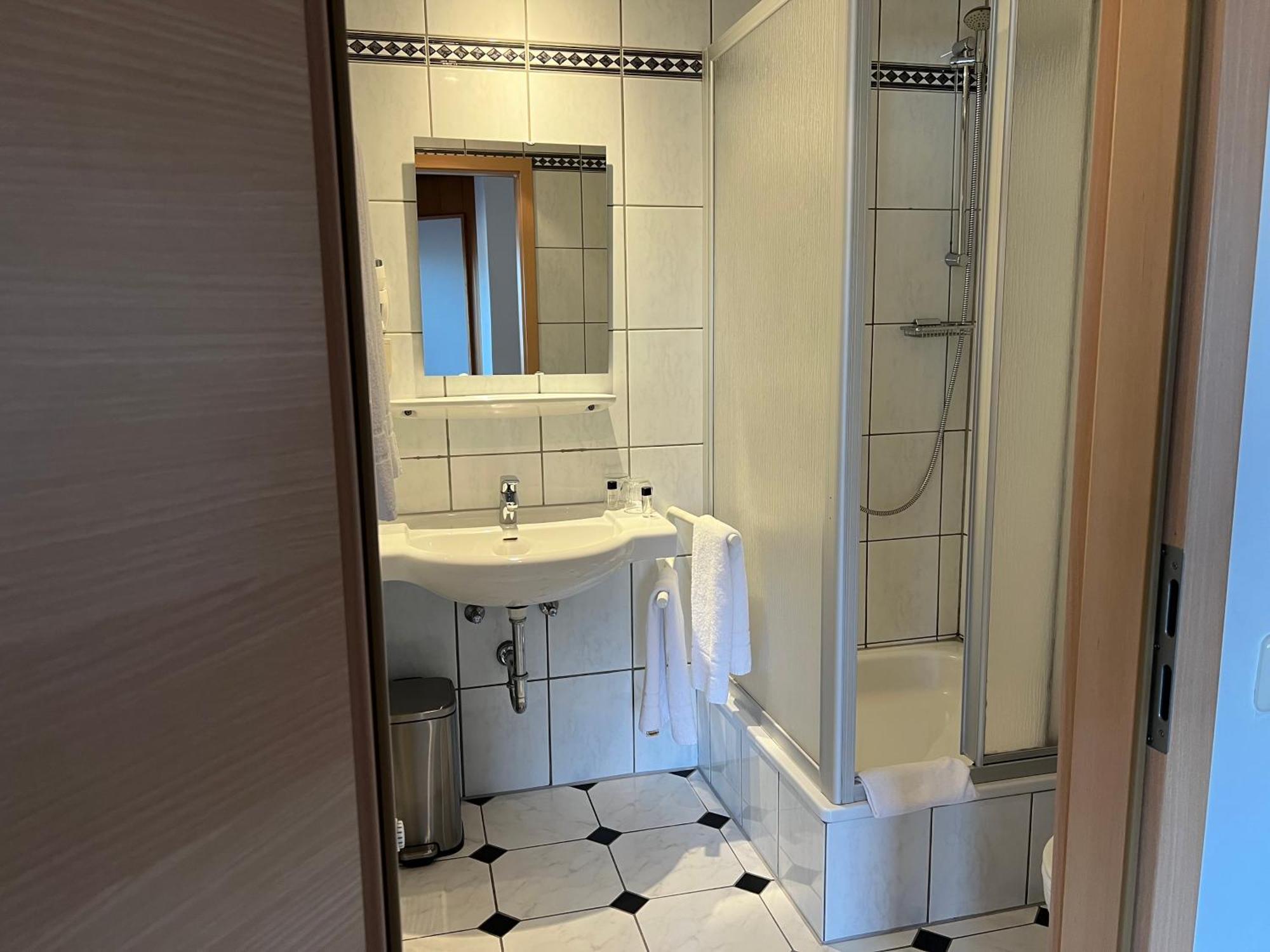 Hotel Wettlaufer Homberg  Esterno foto